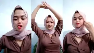 Bokep Indo Jilbab Cantik Live Bikin Horny Lumer WOT HD poster