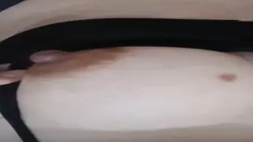 Cewek Panlok Seksi Pamer Toket Basah Kuyup poster