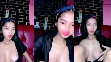 Hilly Live Toket Montok Bergoyang Liar Bikin Ngiler Sange poster