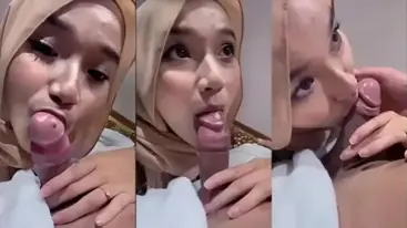 Ukhti Jilbab Nyepong Kontol Viral Panas Gila poster